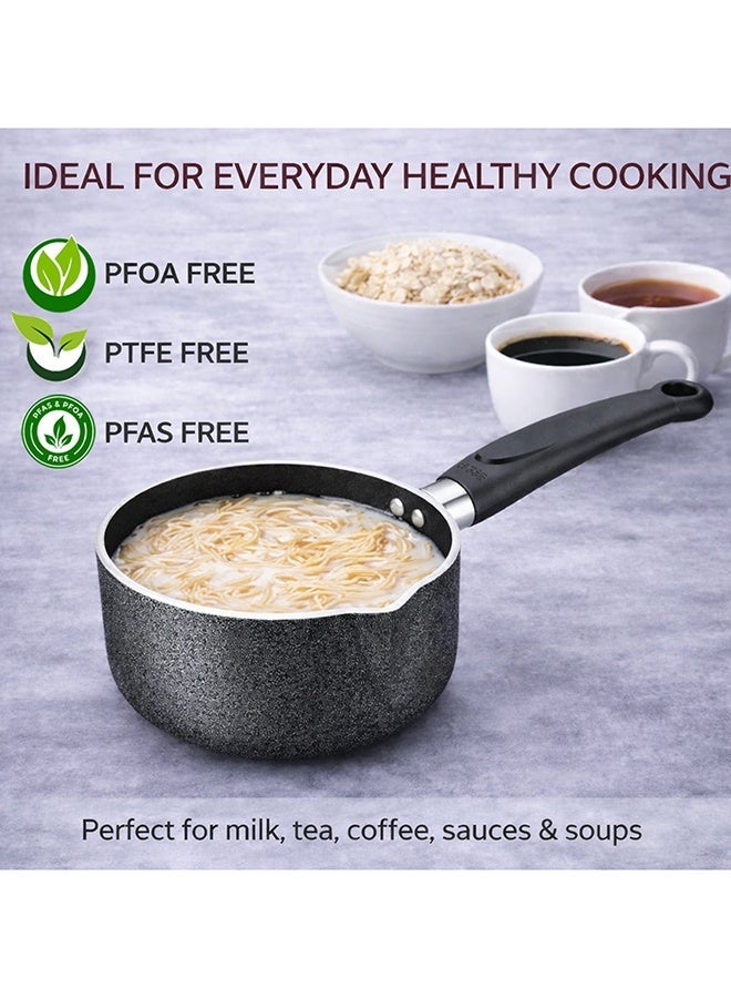 سونكس مقلاة حليب غير لاصقة ١٨ سم بسعة ٢٫٥ لتر – قدر صوص مع فوهة للصب، خالية من مواد بي إف أو إيه وبي إف إيه إس، آمنة للغسل في غسالة الصحون، مقبض باكلايت مقاوم للحرارة، مناسبة لمواقد الغاز والكهرباء والسيراميك، لون رمادي - Image 5